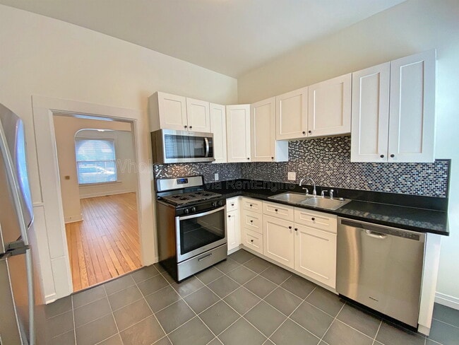 Building Photo - 715 Elati St