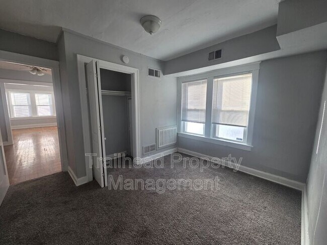 Building Photo - 4006 Warwick Blvd