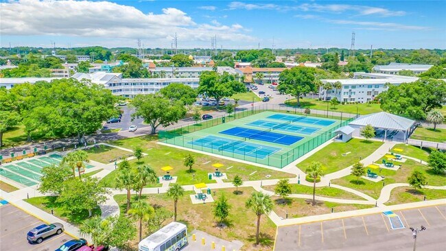 Building Photo - 2400 Franciscan Dr