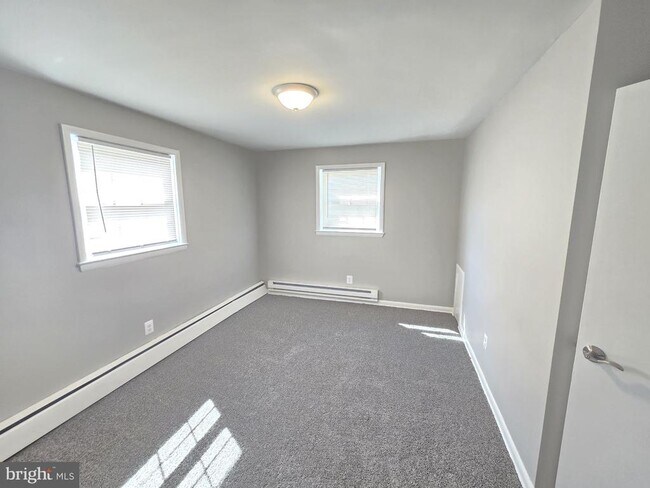 Building Photo - 5122 Plainfield Ave