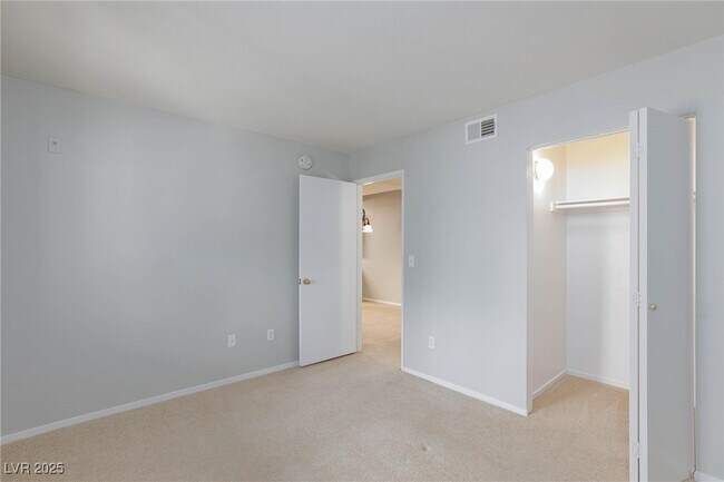Building Photo - 7885 W Flamingo Rd