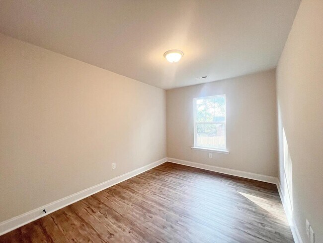 Building Photo - 106 Keel Ln