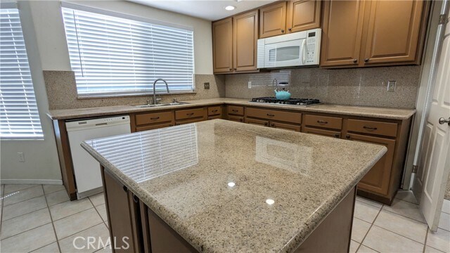 Building Photo - 40342 Corte Campeon