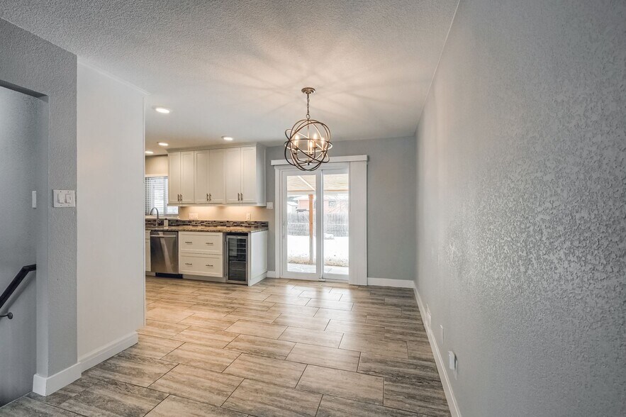 Building Photo - 6358 Brooks Dr