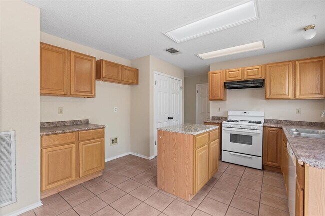 Building Photo - 716 Camp Fire Trail