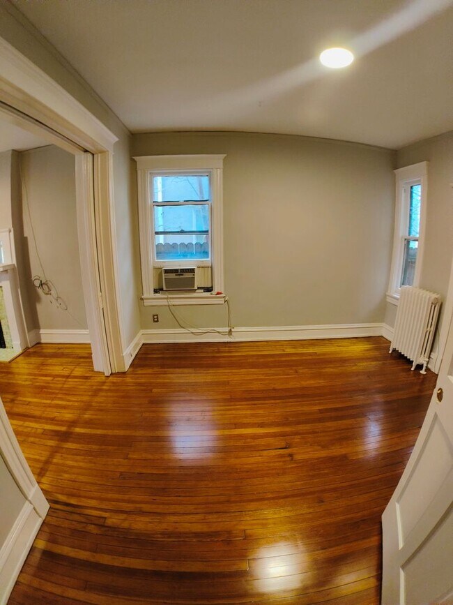 Building Photo - FLOY1614