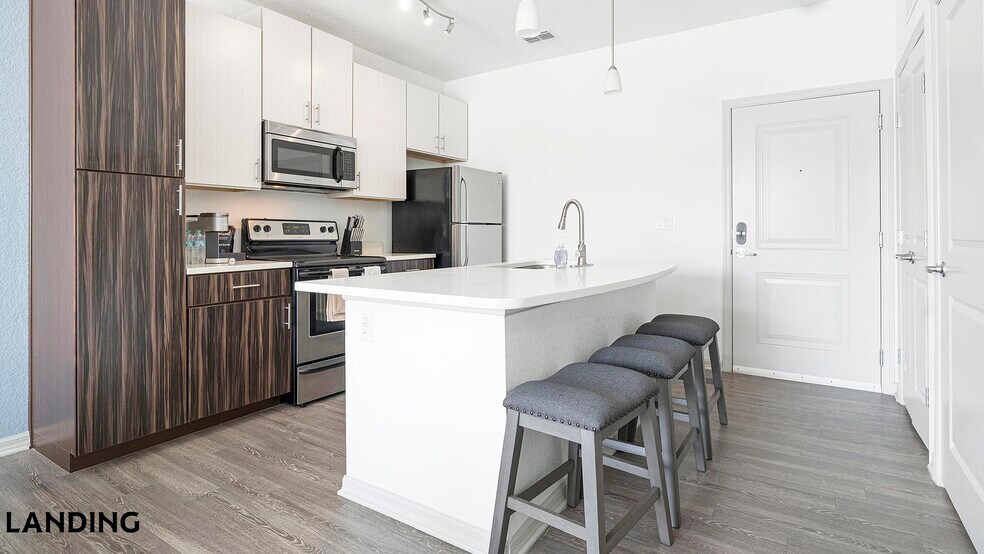 Building Photo - 9301 Summit Centre Way