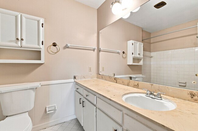 Building Photo - 5320 S 67th E Pl