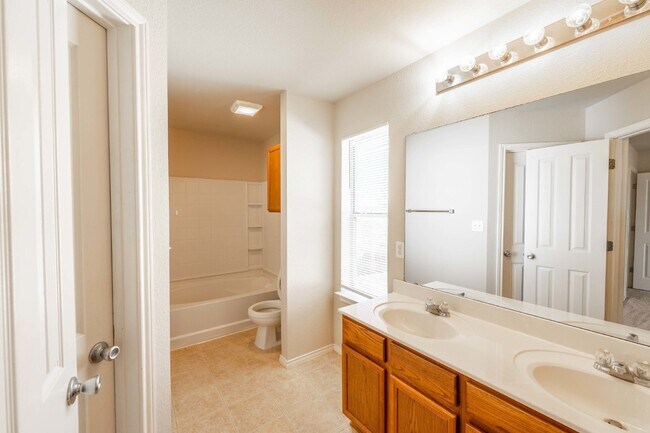 Building Photo - 4919 Celtic Cor