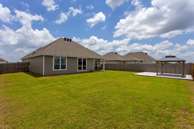 Building Photo - 293 Harvest Lk Dr