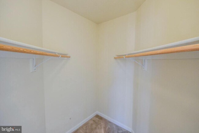 Building Photo - 45521 Westmeath Way