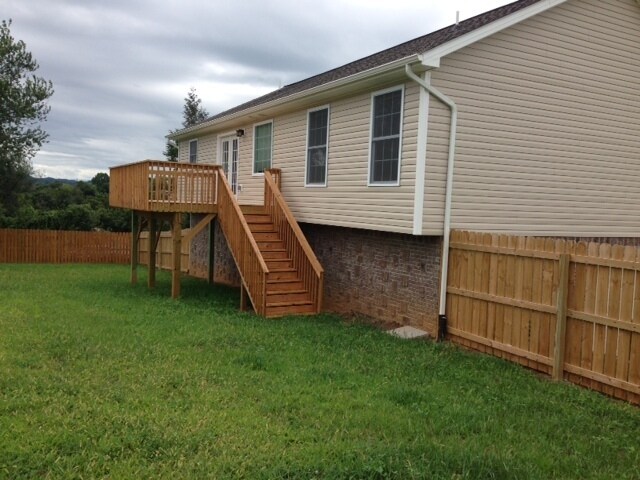 Building Photo - Nice, large home now for lease
