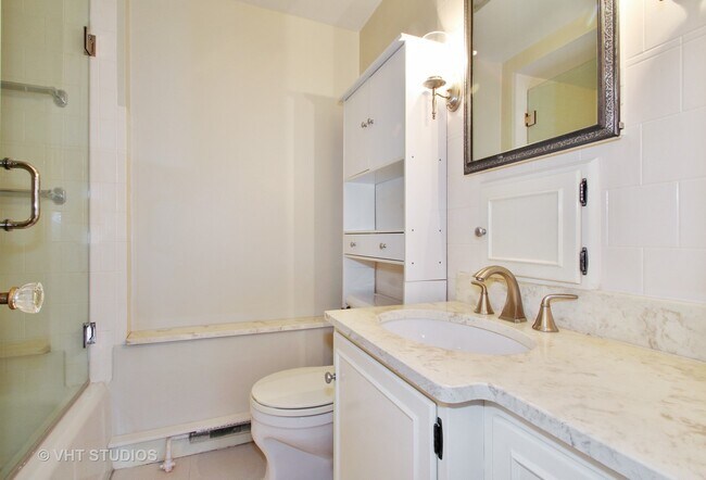 Building Photo - 920 Juniper Rd