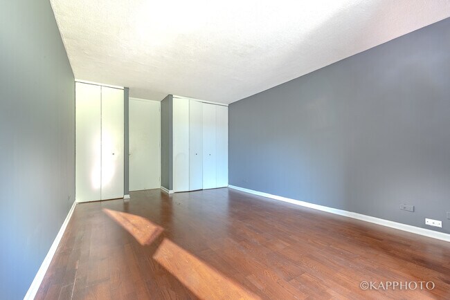 Building Photo - 720 W Gordon Terrace