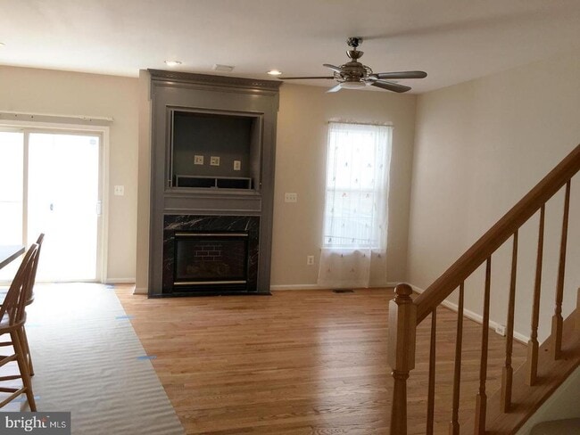 Building Photo - 6264 Shackelford Terrace