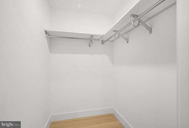 Building Photo - 2007 Cambridge St