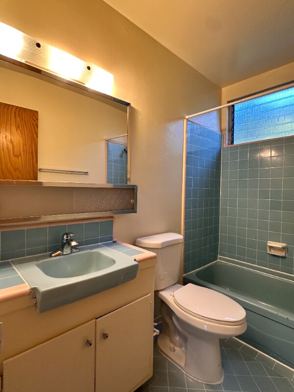 Building Photo - 707 N Genesee Ave