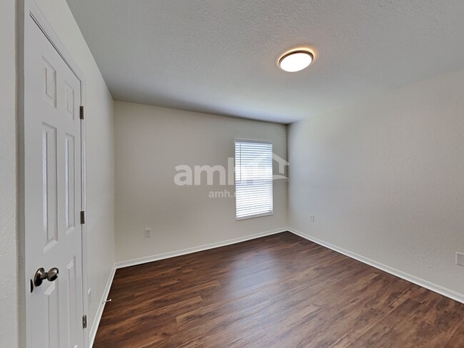 Building Photo - 3611 Welsch Way