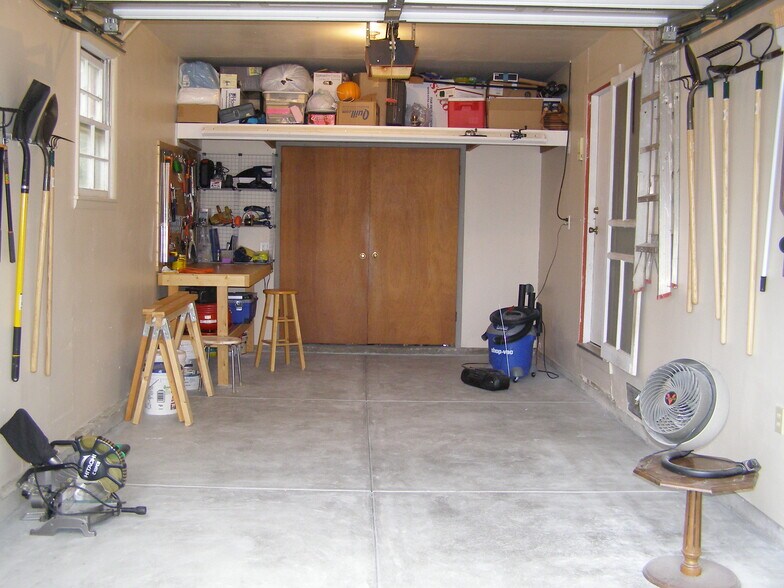 Building Photo - 7200 W 12th St N