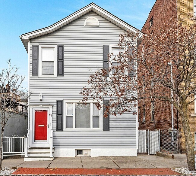 Building Photo - 68 Pine St