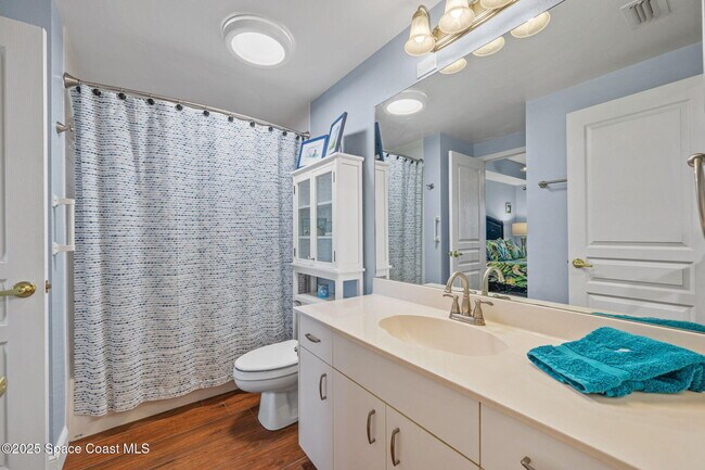 Building Photo - 8700 Ridgewood Ave