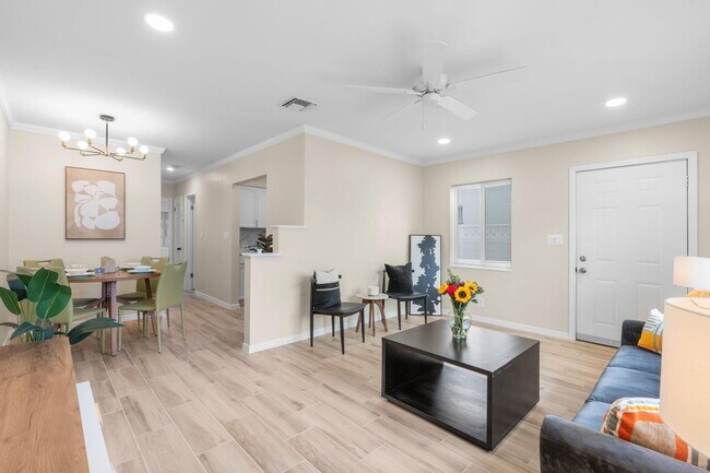 Building Photo - 1541 NE 15th Ave