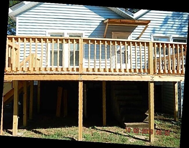 Building Photo - 709 W Main St