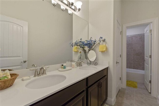 Building Photo - 15609 Cabrillo Way