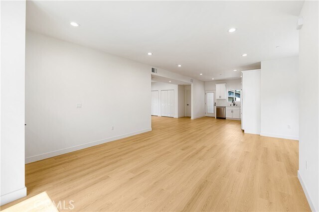 Building Photo - 4038 Somers Ave
