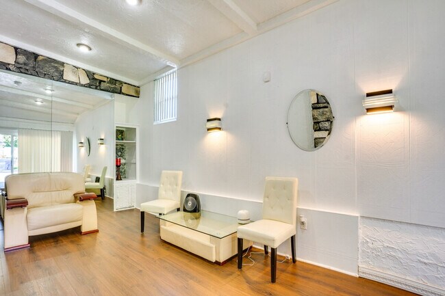 Building Photo - 112 Rockwood Pl