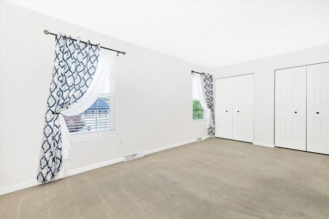 Building Photo - New Market West Rental