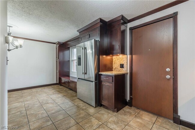 Building Photo - 4599 Cox Dr