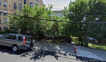 Building Photo - 10 Locust Hill Ave
