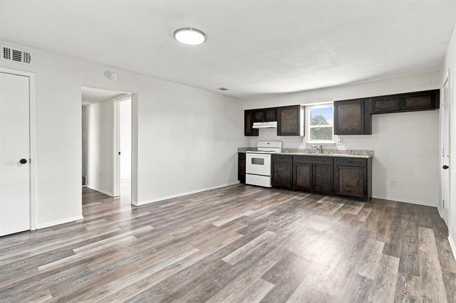 Building Photo - 1833 Pelican Dr N