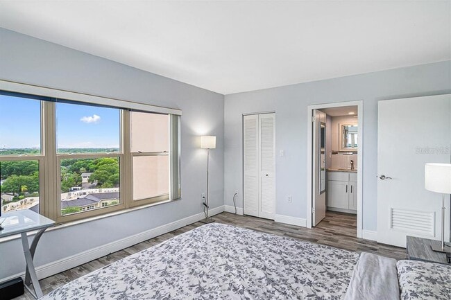 Building Photo - 2401 Bayshore Blvd