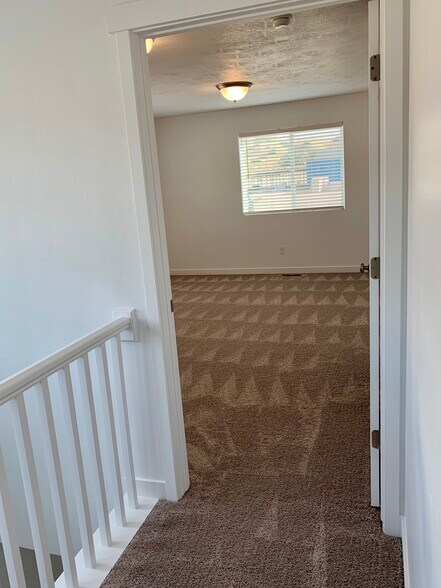 Building Photo - 1264 W Cinch Way