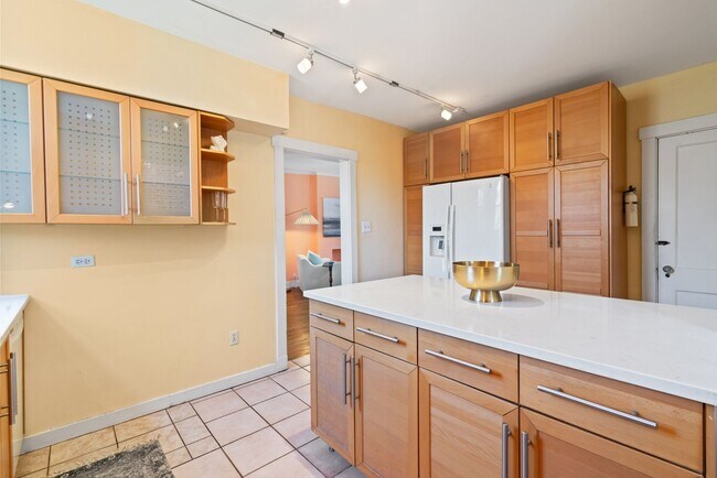 Building Photo - **Price reduction** Spacious 3-Bedroom Hom...