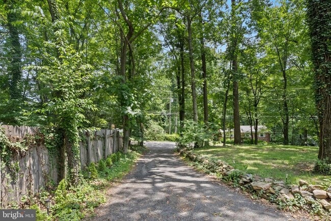 Building Photo - 2652 Collins Ct