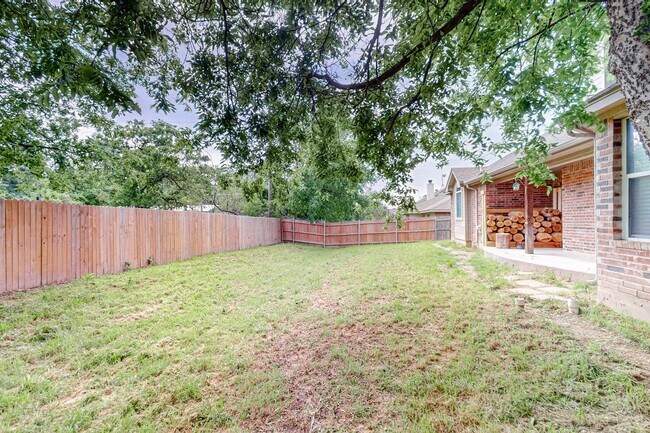 Building Photo - Available July | 4-bedroom 2 bath home in ...
