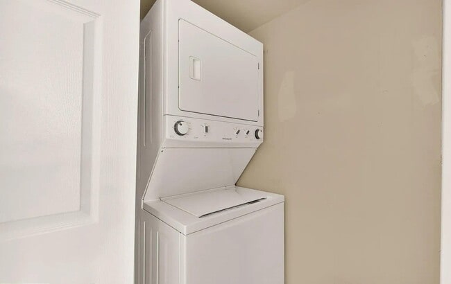 Building Photo - 3309 Wyndham Cir