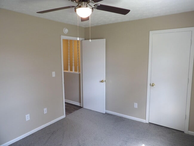 Building Photo - 432 Harrodsburg Ln