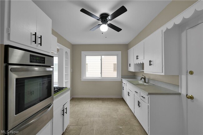 Building Photo - 11103 Lincoln Ave