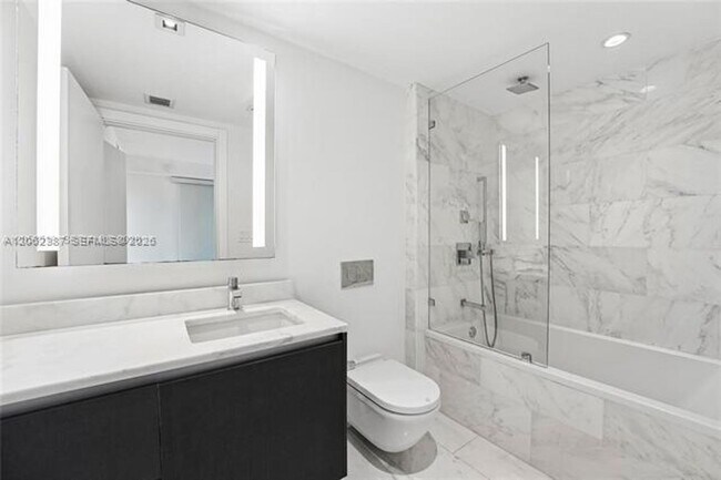 Building Photo - 1451 Brickell Ave