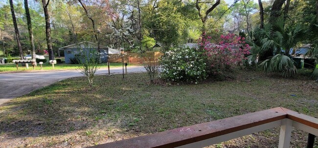 Building Photo - 1210 Carson Dr