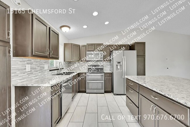 Building Photo - 15165 Chelmsford St