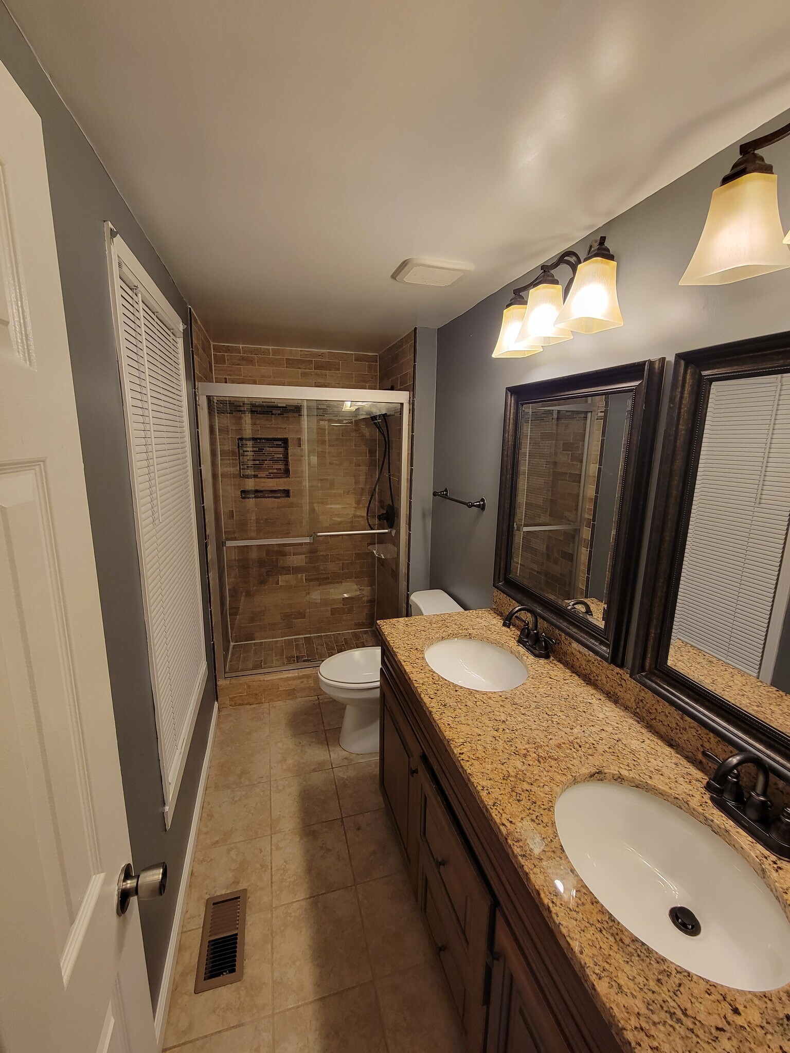 Building Photo - 4238 Glenn Dale Rd