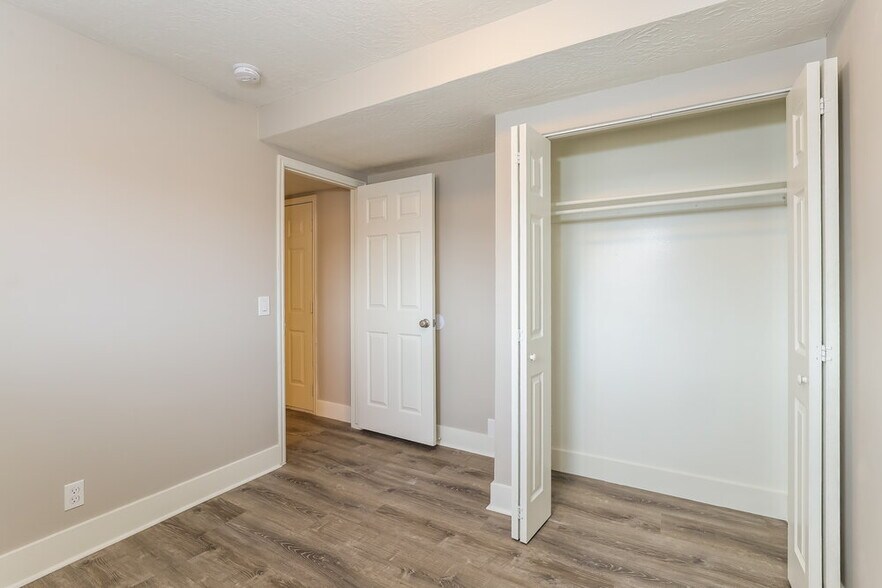 Building Photo - 6873 S 3235 W