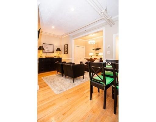 Building Photo - 290 Beacon St