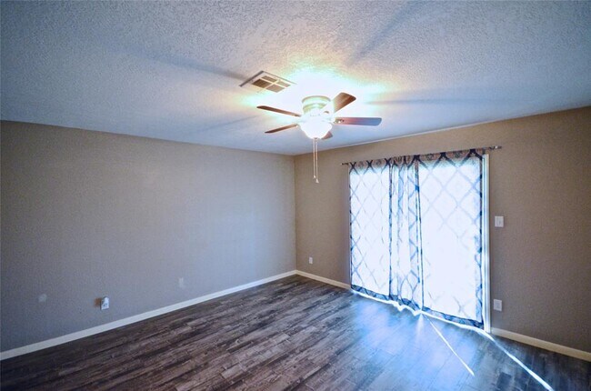 Building Photo - 3543 Tamarisk Ln