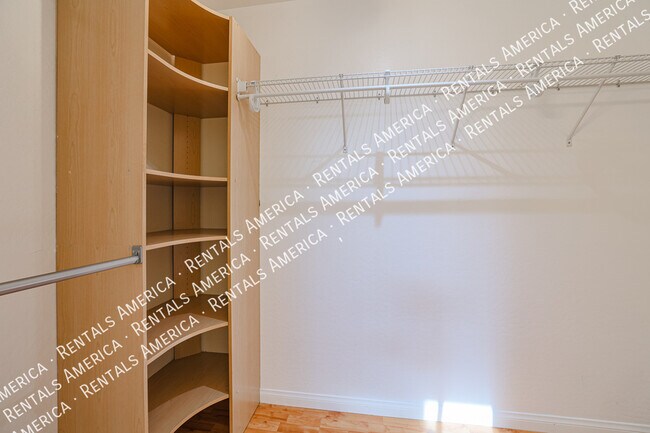 Building Photo - 1104 S 238th Dr